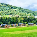 Pod Gwiazdami - Sauna, Jacuzzi, Basen Parque de vacaciones Klimkówka