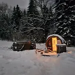 Pod Gwiazdami - Sauna, Jacuzzi, Basen Ferienpark