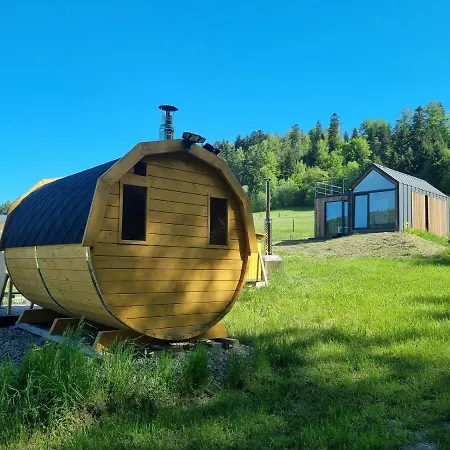 Pod Gwiazdami - Sauna, Jacuzzi, Basen Üdülőpark Klimkówka