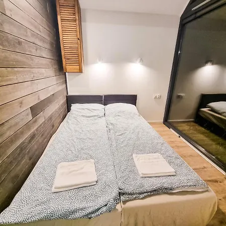 Pod Gwiazdami - Sauna, Jacuzzi, Basen Holiday park *