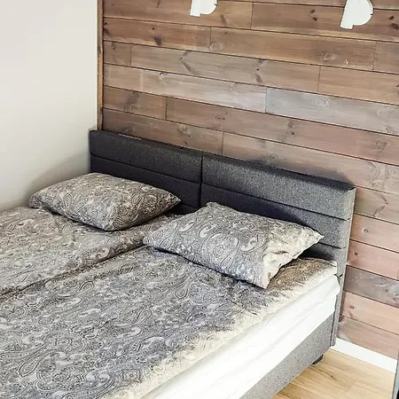 Prázdninový areál Pod Gwiazdami - Sauna, Jacuzzi, Basen Klimkówka
